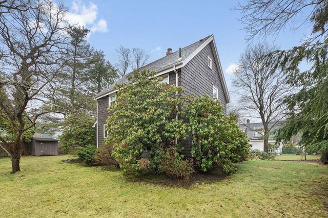 13 Fells Rd, Wellesley, MA 02482