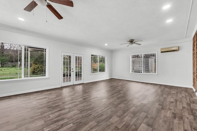 260 Cheshire Rd, Clarksville, TN 37043