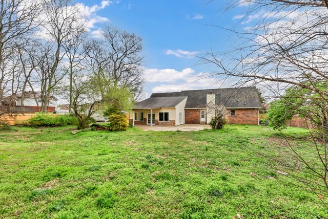 260 Cheshire Rd, Clarksville, TN 37043