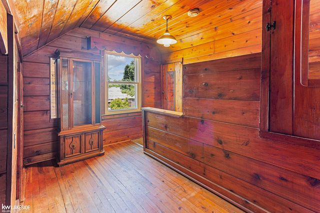 1992 Thomas Avenue, Berkley, MI 48072