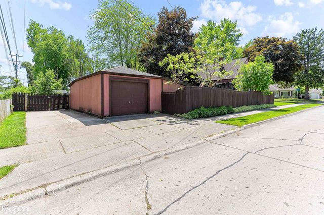1992 Thomas Avenue, Berkley, MI 48072