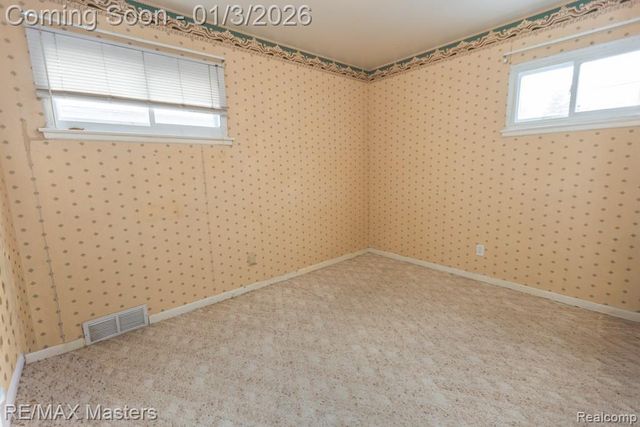 4696 Syracuse Street, Dearborn Heights, MI 48125