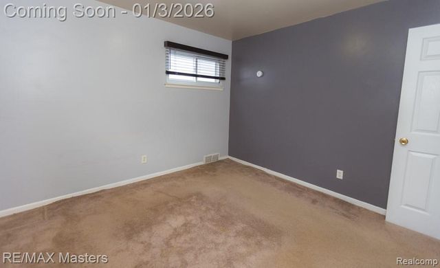 4696 Syracuse Street, Dearborn Heights, MI 48125