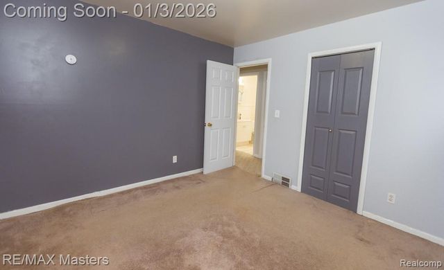 4696 Syracuse Street, Dearborn Heights, MI 48125