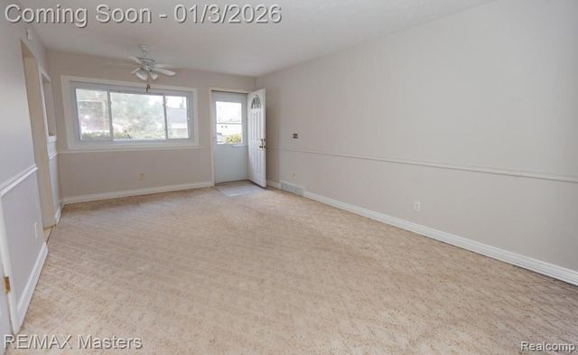 4696 Syracuse Street, Dearborn Heights, MI 48125