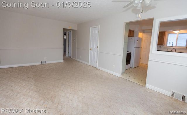 4696 Syracuse Street, Dearborn Heights, MI 48125