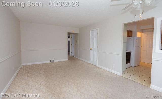 4696 Syracuse Street, Dearborn Heights, MI 48125