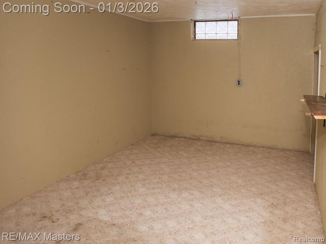 4696 Syracuse Street, Dearborn Heights, MI 48125