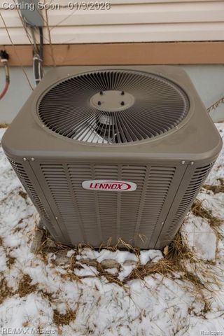 4696 Syracuse Street, Dearborn Heights, MI 48125