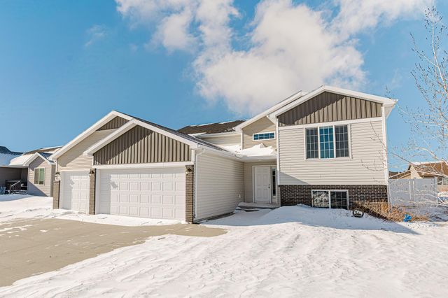 2634 7th Street W, West Fargo, ND 58078