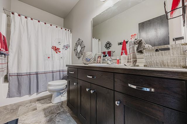 2634 7th Street W, West Fargo, ND 58078