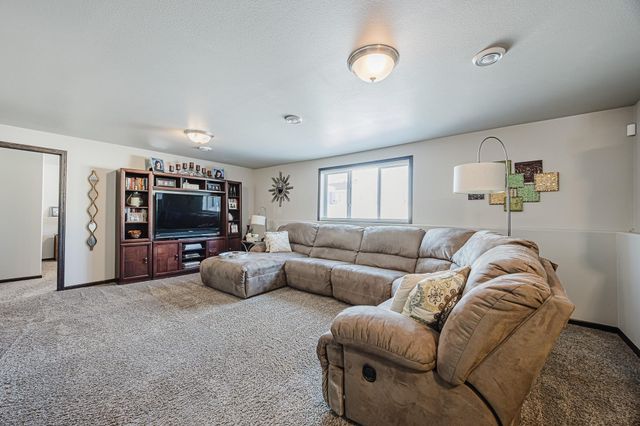 2634 7th Street W, West Fargo, ND 58078