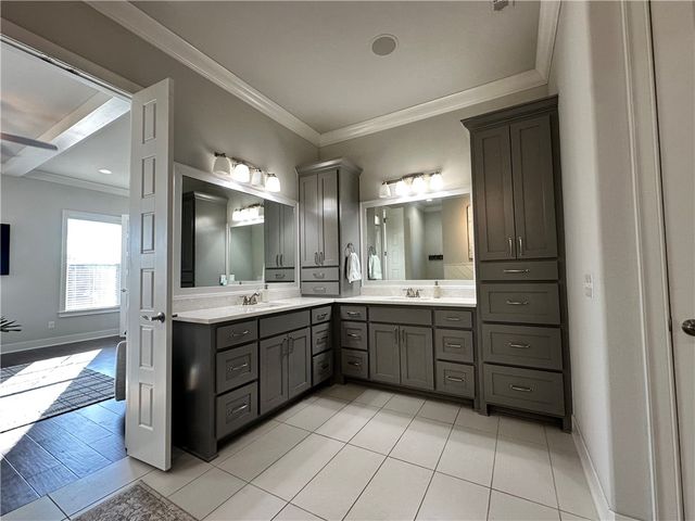 5213 Saddleridge Drive, Fayetteville, AR 72703