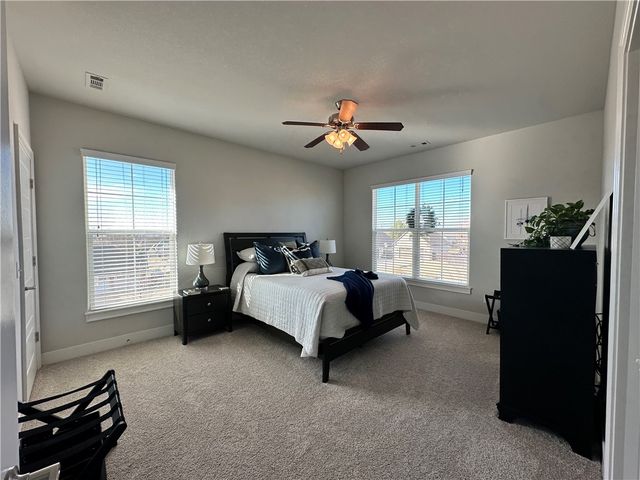 5213 Saddleridge Drive, Fayetteville, AR 72703