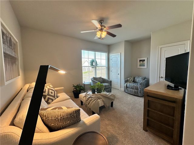 5213 Saddleridge Drive, Fayetteville, AR 72703