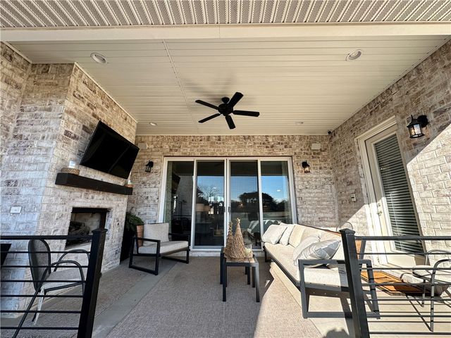 5213 Saddleridge Drive, Fayetteville, AR 72703