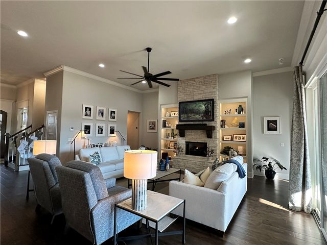 5213 Saddleridge Drive, Fayetteville, AR 72703