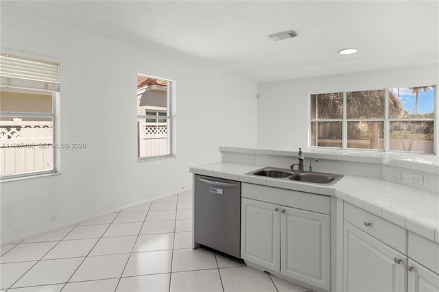 2327 NW 187th Ave, Pembroke Pines, FL 33029