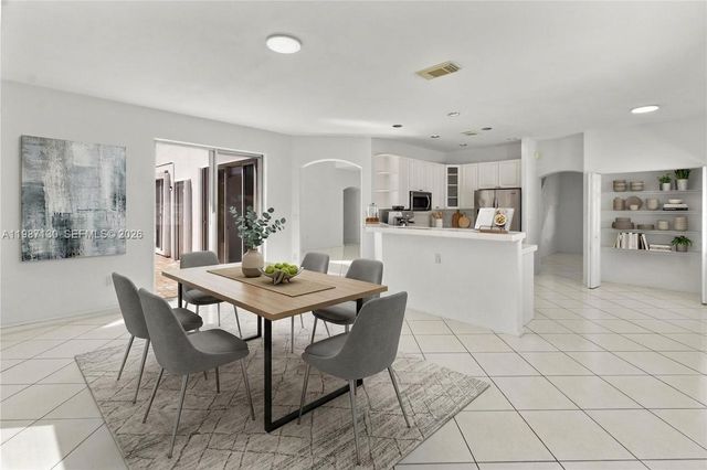 2327 NW 187th Ave, Pembroke Pines, FL 33029