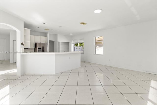 2327 NW 187th Ave, Pembroke Pines, FL 33029