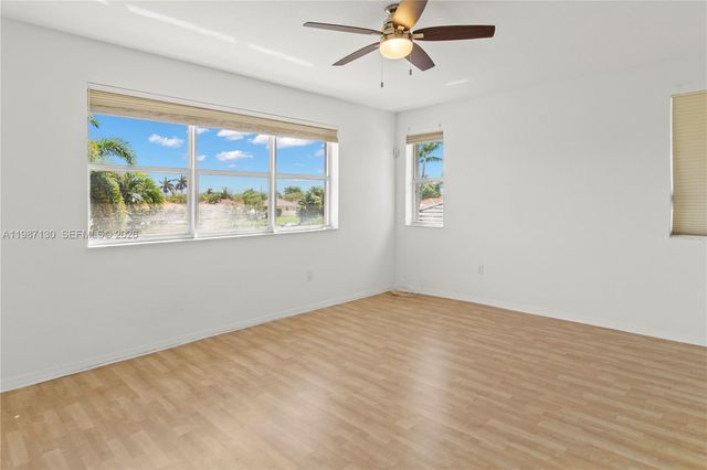 2327 NW 187th Ave, Pembroke Pines, FL 33029