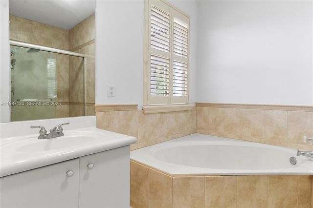 2327 NW 187th Ave, Pembroke Pines, FL 33029