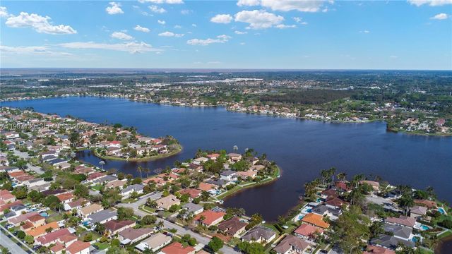 2327 NW 187th Ave, Pembroke Pines, FL 33029