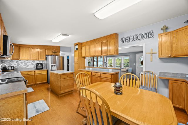 365 Ridgecrest Dr, Taylorsville, KY 40071