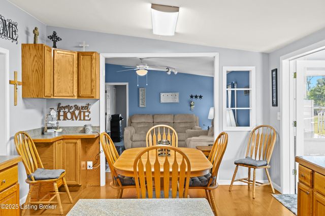 365 Ridgecrest Dr, Taylorsville, KY 40071