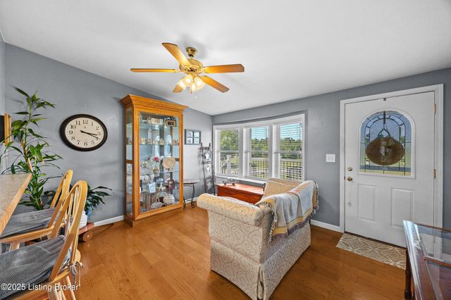 365 Ridgecrest Dr, Taylorsville, KY 40071