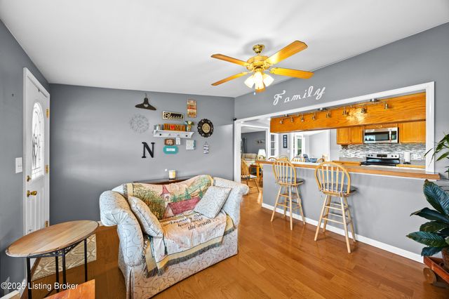 365 Ridgecrest Dr, Taylorsville, KY 40071