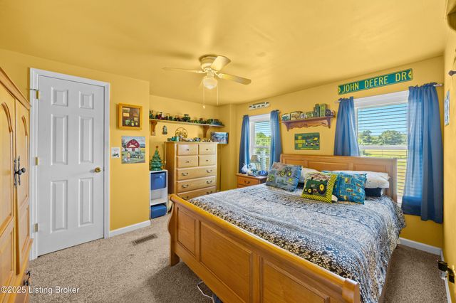 365 Ridgecrest Dr, Taylorsville, KY 40071