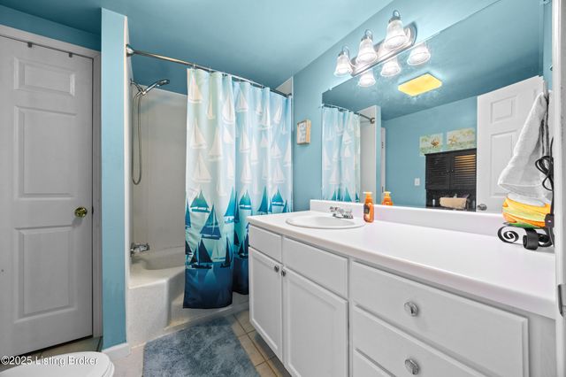 365 Ridgecrest Dr, Taylorsville, KY 40071