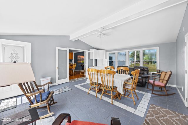 365 Ridgecrest Dr, Taylorsville, KY 40071