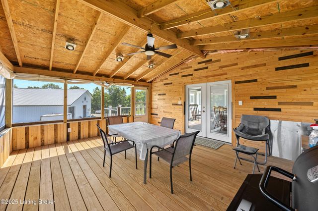 365 Ridgecrest Dr, Taylorsville, KY 40071