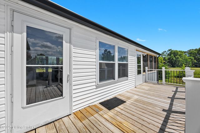 365 Ridgecrest Dr, Taylorsville, KY 40071