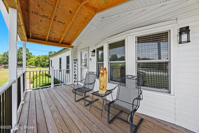 365 Ridgecrest Dr, Taylorsville, KY 40071