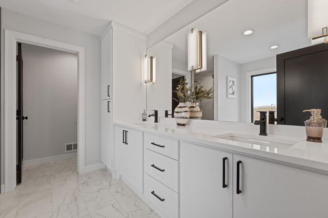 2643 Timber Oaks Road SW, Rochester, MN 55902