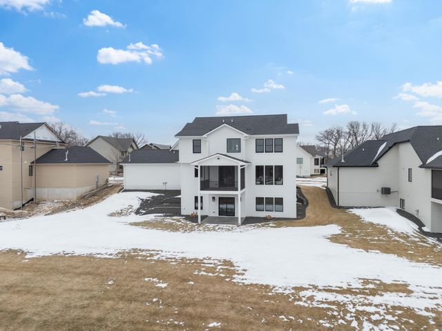 2643 Timber Oaks Road SW, Rochester, MN 55902