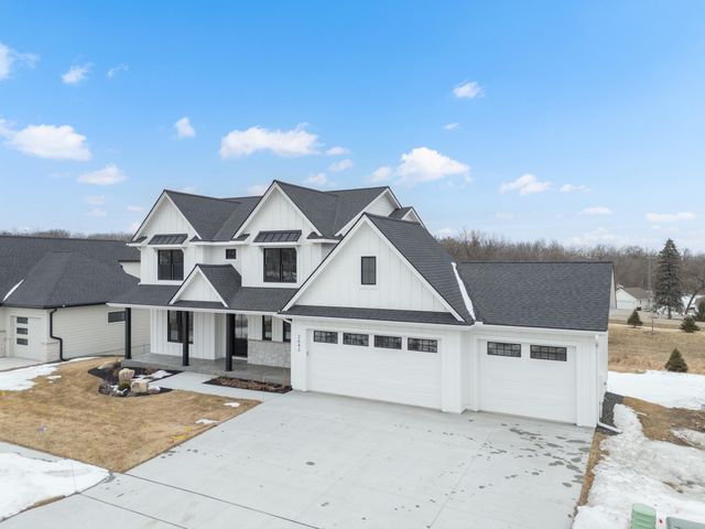 2643 Timber Oaks Road SW, Rochester, MN 55902