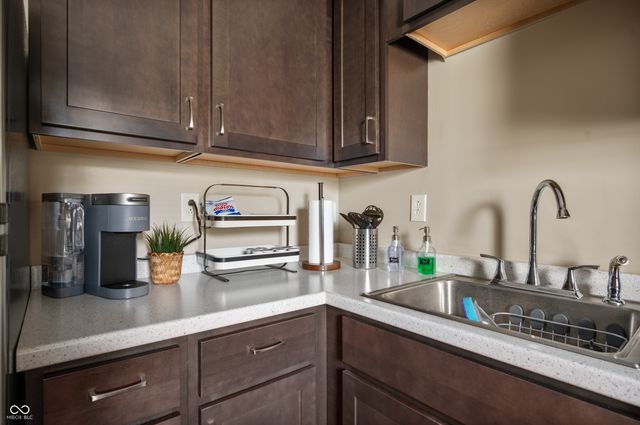 16 N Washington Street, Knightstown, IN 46148
