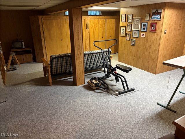 6065 Brook Circle, North Olmsted, OH 44070