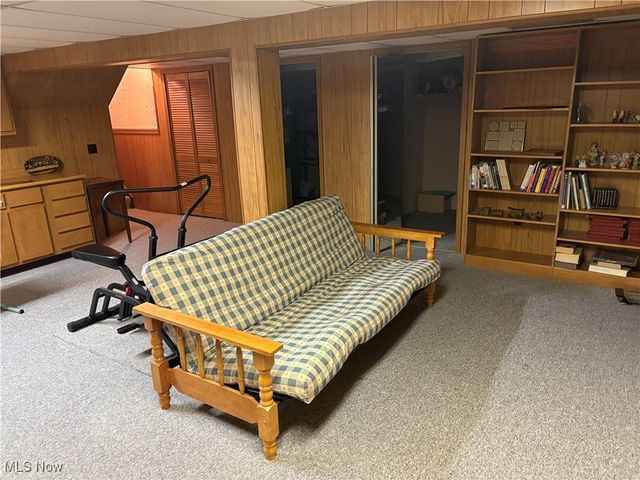 6065 Brook Circle, North Olmsted, OH 44070