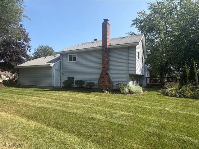 6065 Brook Circle, North Olmsted, OH 44070