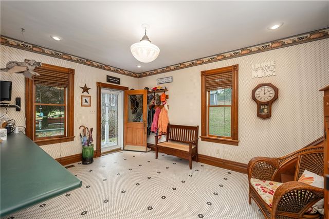 227 Aggas Rd, Center Twp, PA 16061