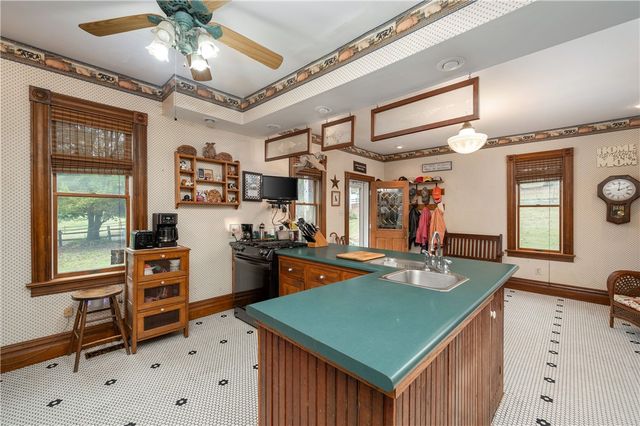 227 Aggas Rd, Center Twp, PA 16061