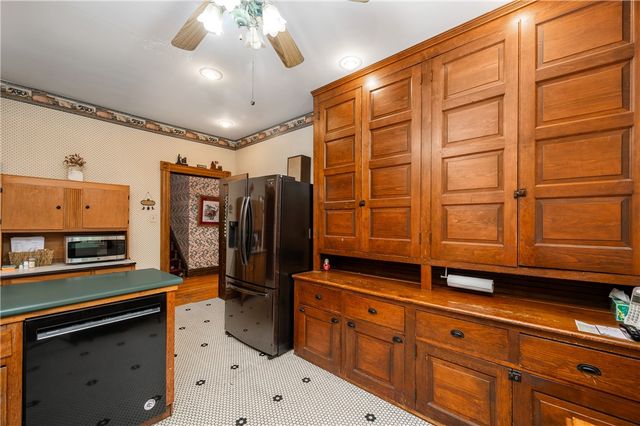 227 Aggas Rd, Center Twp, PA 16061