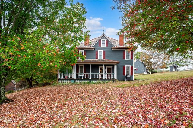 227 Aggas Rd, Center Twp, PA 16061