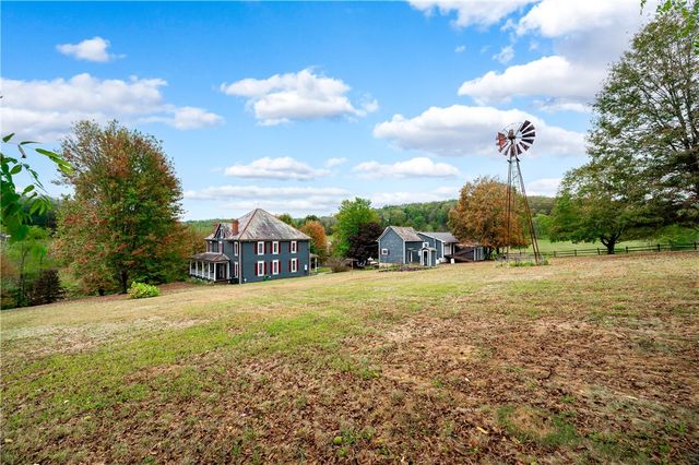 227 Aggas Rd, Center Twp, PA 16061