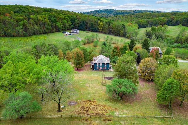 227 Aggas Rd, Center Twp, PA 16061